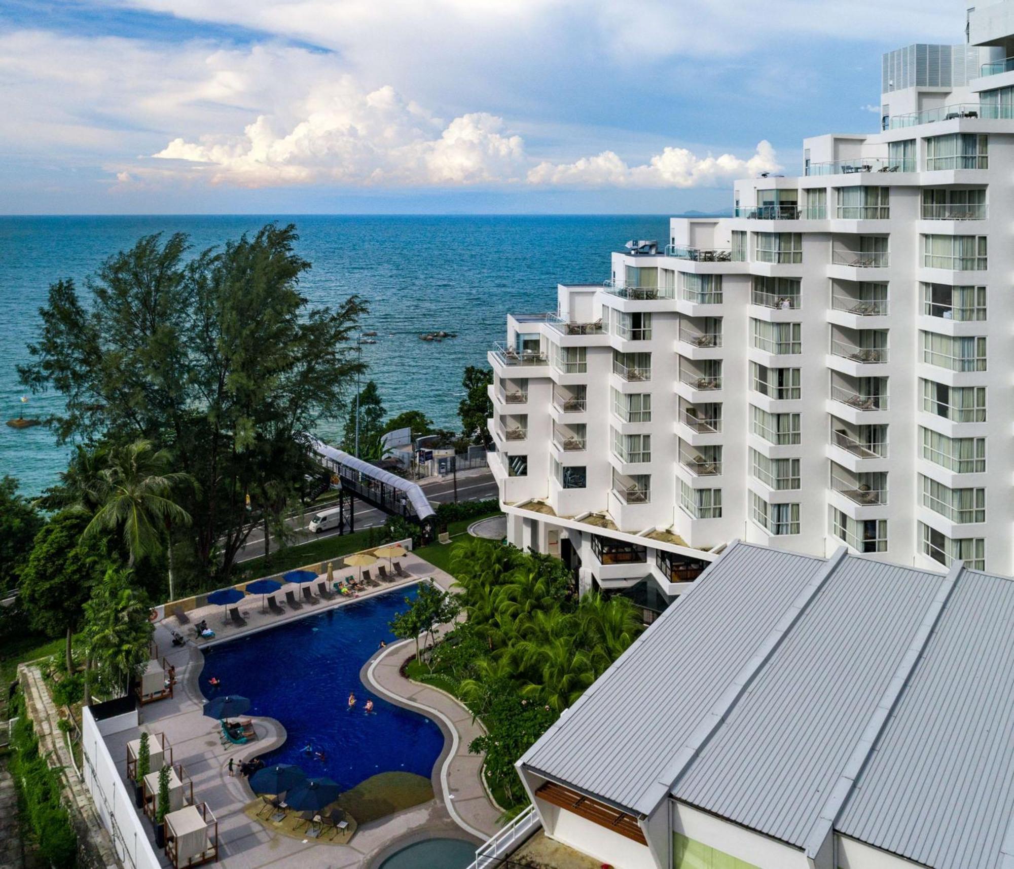 Doubletree Resort By Hilton Hotel Penang Batu Ferringhi Exterior photo